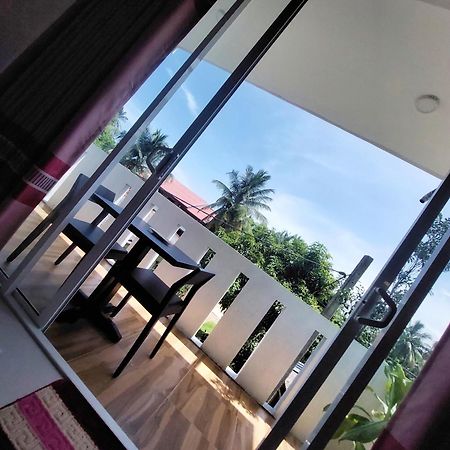 Chen Villa - Near Airport Негомбо Екстер'єр фото