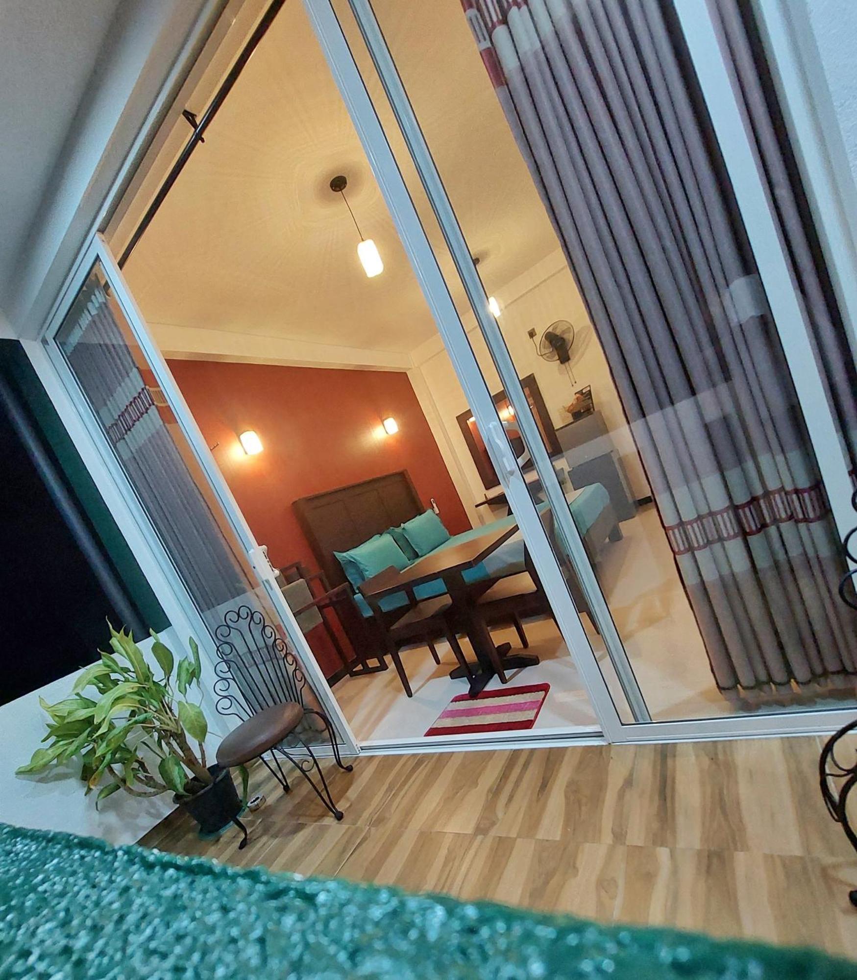 Chen Villa - Near Airport Негомбо Екстер'єр фото